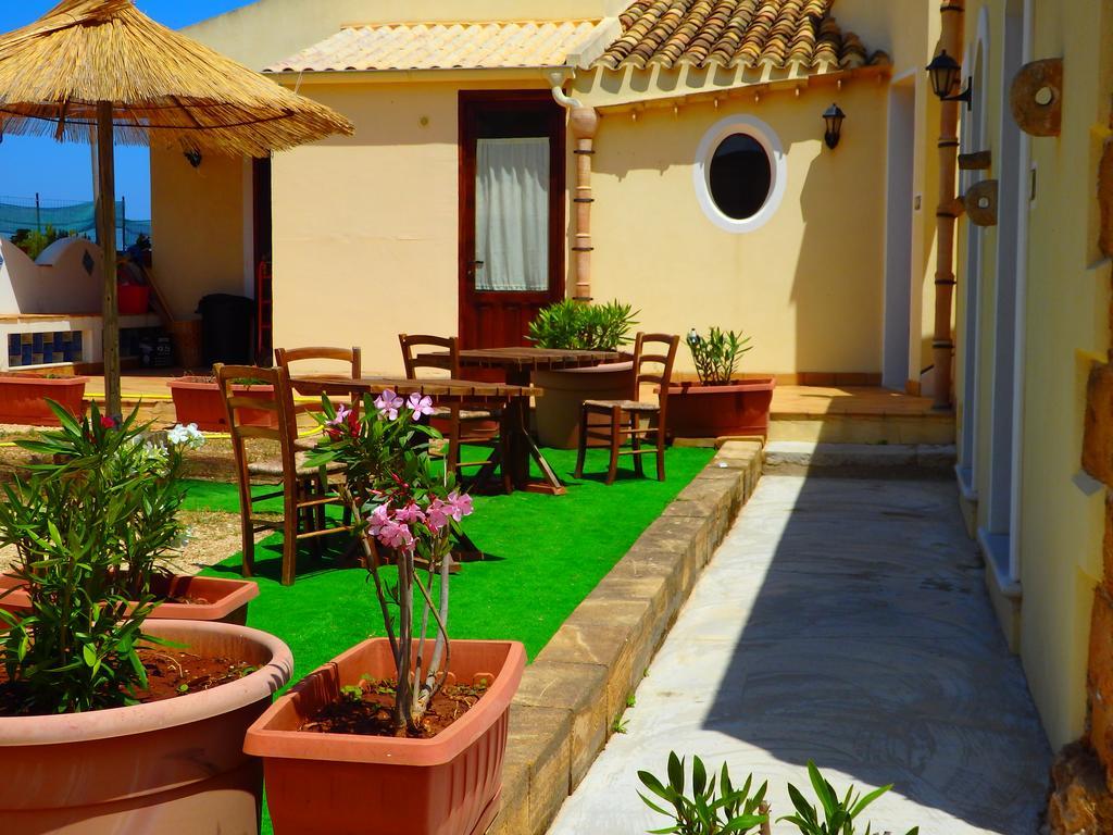 Baglio Cofano Rooms & Relax Custonaci Exterior photo